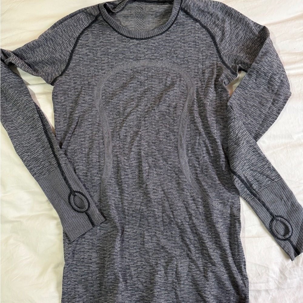 Lululemon Swiftly Tech Gray Long Sleeve Athletic Top Size 8